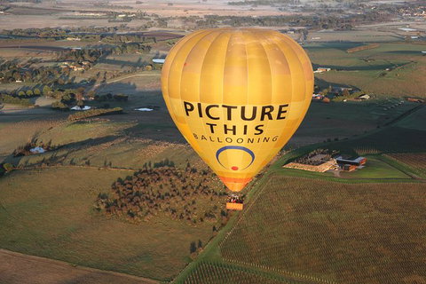 Yarra Valley Sunrise Balloon Flight & Champagne Breakfast - Mackay Tourism 6