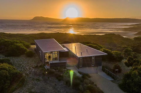 Bruny Island 3-Day Guided Walk With Wine And Cheese Tasting - Mackay Tourism 0