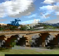 Richmond and Wine Tour Departing Hobart - Mackay Tourism