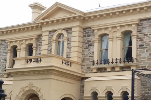 Adelaide Walking Tour: Hills, Squares And Parklands - Mackay Tourism 4