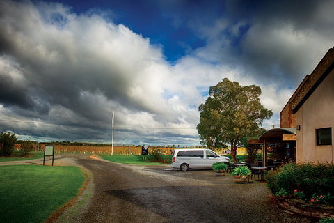 Langhorne Creek Wine Region Small Group Day Trip From Adelaide Or Glenelg - Mackay Tourism 4