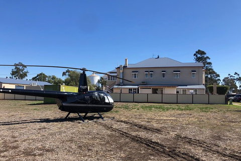 Queensland Country Pub Crawl By Helicopter - Mackay Tourism 6