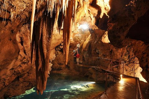 Jenolan Caves And Blue Mountains Tour From Sydney - Mackay Tourism 0