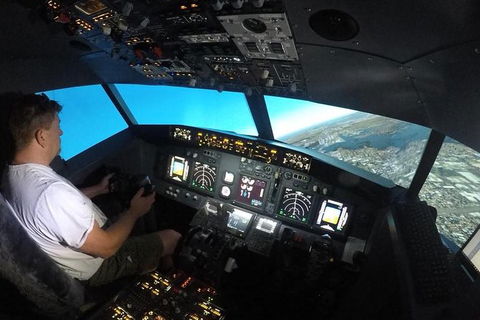 Airliner-737 - 30 Minutes - Flight Simulator Experience - Mackay Tourism 1
