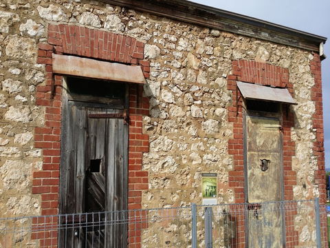 A Walk Back In Time Trail - Kingscote - Mackay Tourism 0