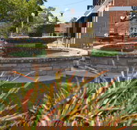 Bauer and Wiles Memorial Fountain - Mackay Tourism