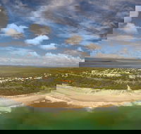 Castaways Beach - Mackay Tourism