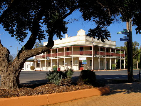 Condobolin - Mackay Tourism 0