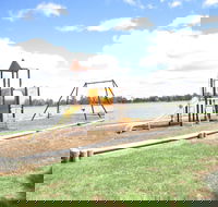 Gum Bend Lake - Mackay Tourism