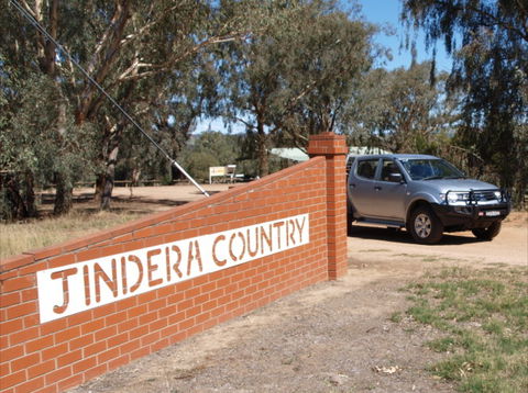 Jindera Country Golf Club - Mackay Tourism 0