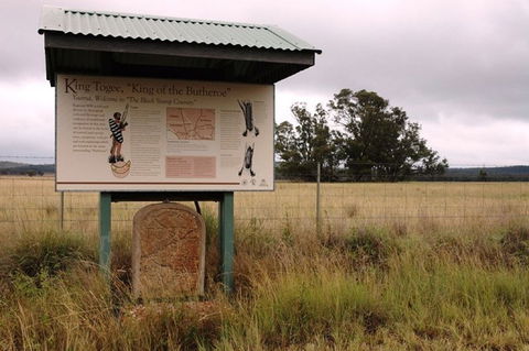 King Togees Grave - Mackay Tourism 0