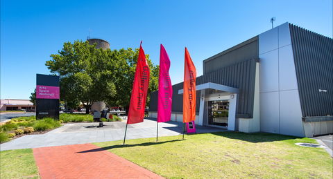 Arts Space Wodonga - Mackay Tourism 1