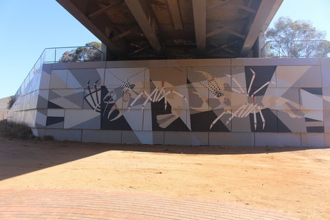 Berri Bridge Mural - Mackay Tourism 0