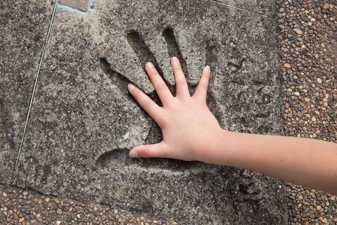 Hands Of Fame Park - Mackay Tourism 0