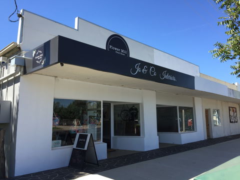 Jindera - Mackay Tourism 1