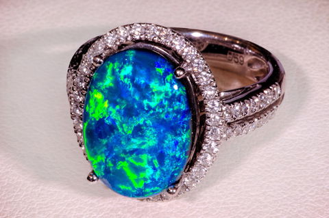 Australian Outback Opals - Mackay Tourism 1