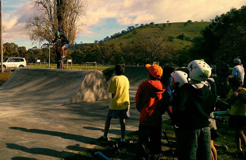 Gundagai Skate Park And Pump Track - Mackay Tourism 1