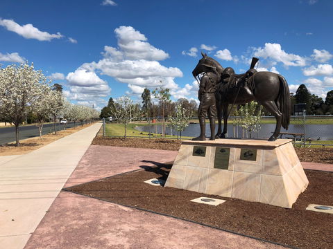 Light Horse Memorial Hay - Mackay Tourism 0