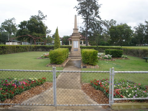 McConnell Park And Toogoolawah War Memorial - Mackay Tourism 0