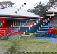 Montague Art and Craft Society  Glasshouse Rocks Road - Mackay Tourism