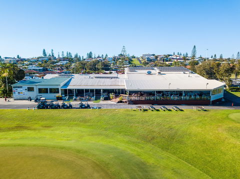 Yamba Golf And Country Club - Mackay Tourism 0