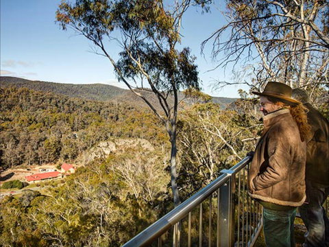 Yarrangobilly Caves – Bluff Lookout Walk - Mackay Tourism 0
