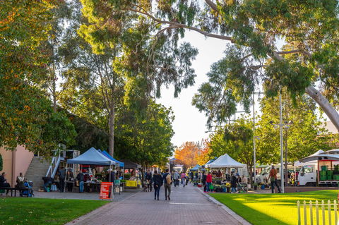 Adelaide Showground Farmers' Market - Mackay Tourism 2