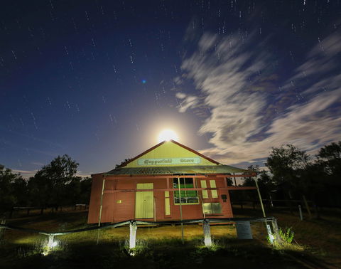 Copperfield Store, Chimney And Cemetery - Mackay Tourism 0