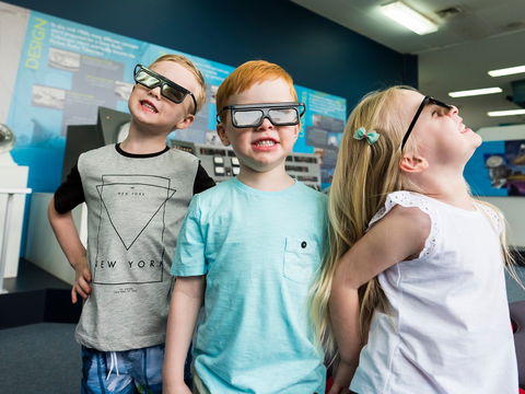 CSIRO Parkes Radio Telescope Visitor Centre - Mackay Tourism 2