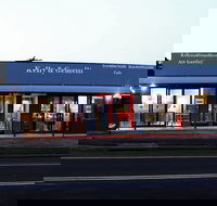 Kelly  Gemelli - Art and Design - Mackay Tourism