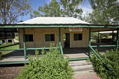 Lenroy Slab Hut - Mackay Tourism 0