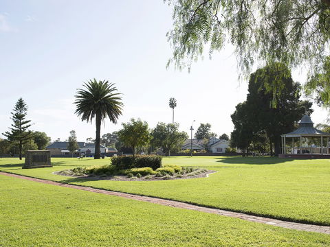 Pioneer Park - Mackay Tourism 0