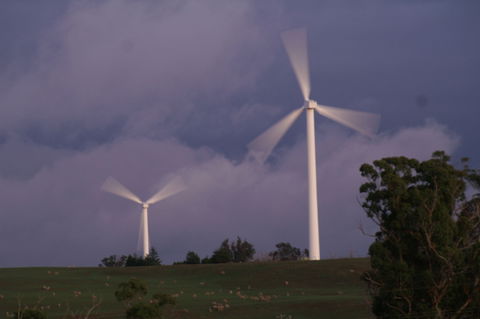 Crookwell Wind Farm - Mackay Tourism 0
