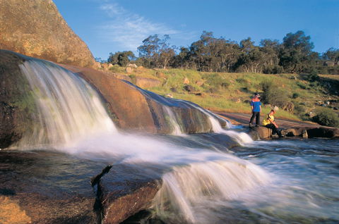 Perth Hills - Mackay Tourism 0