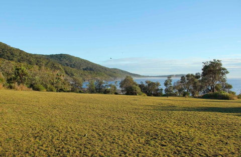 Pretty Beach To Durras Mountain Walking Track - Mackay Tourism 0