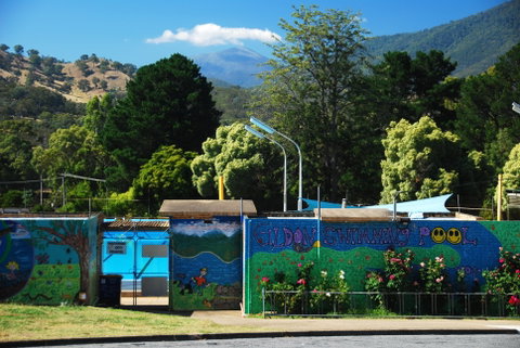 Eildon Outdoor Swimming Pool - Mackay Tourism 0