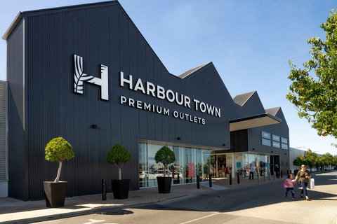 Harbour Town Premium Outlets - Mackay Tourism 0