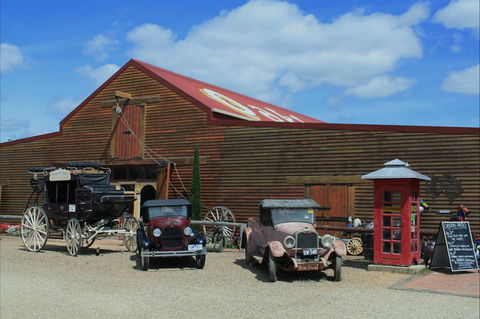 Oaklands Barn - Mackay Tourism 0
