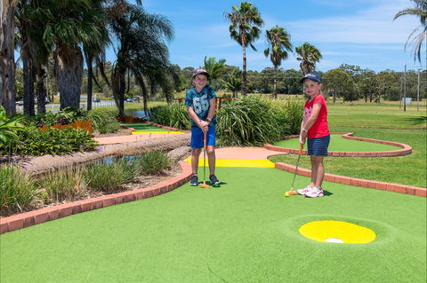 Port Macquarie Driving Range And Mini Golf - Mackay Tourism 2