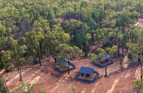 Salt Caves Picnic Area - Mackay Tourism 0