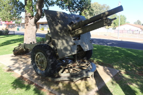 War Gun Trophy - Mackay Tourism 0