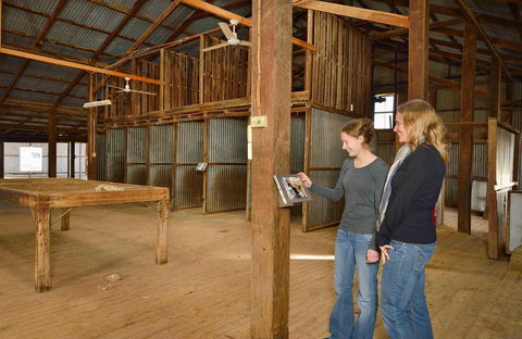 Yanga Woolshed - Mackay Tourism 0