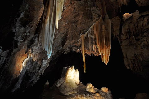 Jenolan Caves: Temple Of Baal Cave Tour - Mackay Tourism 0