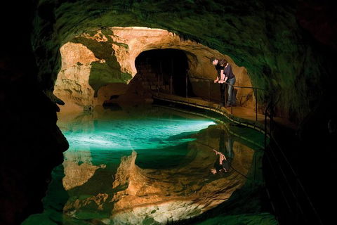 Jenolan Caves: Extended Orient Cave Tour - Mackay Tourism 1