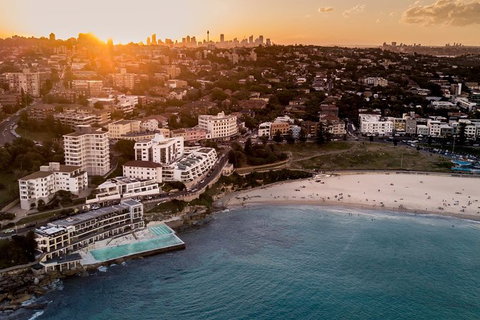 Hire Photographer, Professional Photo Shoot - Bondi Beach - Mackay Tourism 0