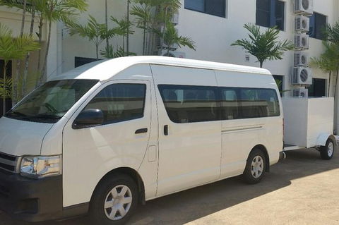 Airport Transfer To Or From Port Douglas Hotels For Up To 13 People (7am-10pm) - Mackay Tourism 0