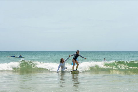 Beginners Learn To Surf Lessons, Noosa World Surf Reserve - Mackay Tourism 7