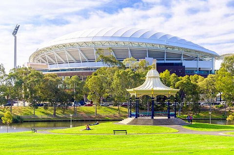 Adelaide Airport Transfers : Adelaide City To Airport ADL In Business Car - Mackay Tourism 8