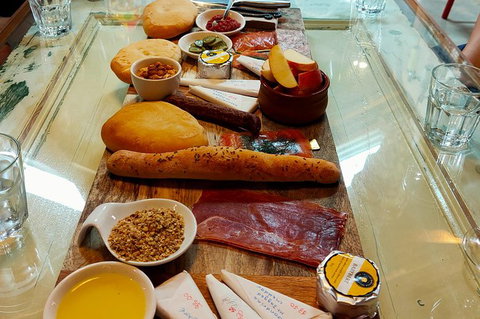 Yarra Valley Cellar Door And Gin Day - Mackay Tourism 11