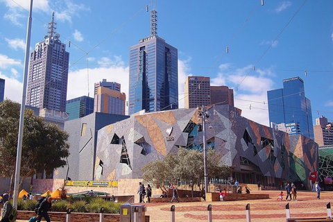 Melbourne Airport Transfers: Melbourne To Melbourne Airport MEL In Luxury Car - Mackay Tourism 1